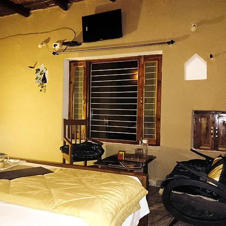 Sadhna Sadan Homestay Panna Madla Kültér fotó