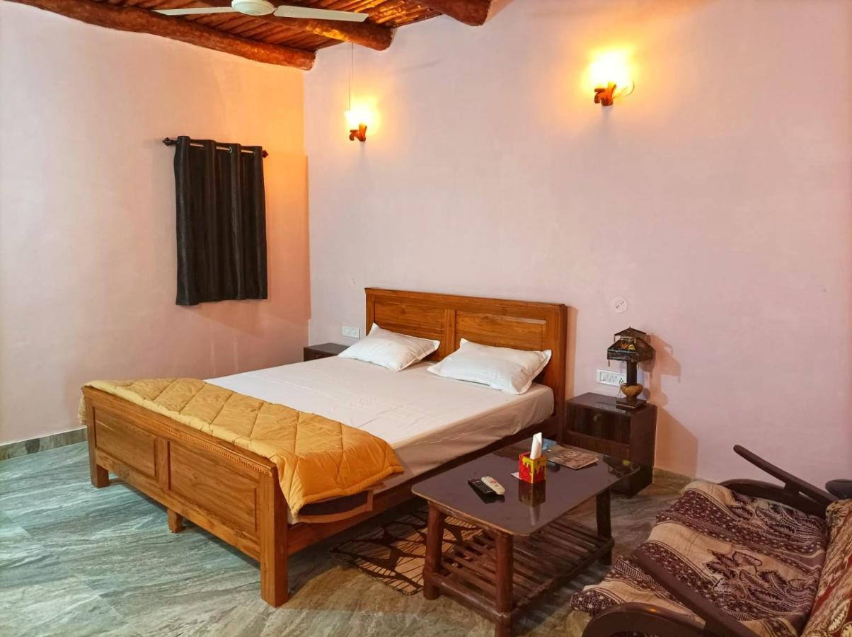 Sadhna Sadan Homestay Panna Madla Kültér fotó