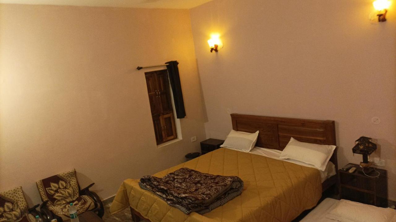 Sadhna Sadan Homestay Panna Madla Kültér fotó