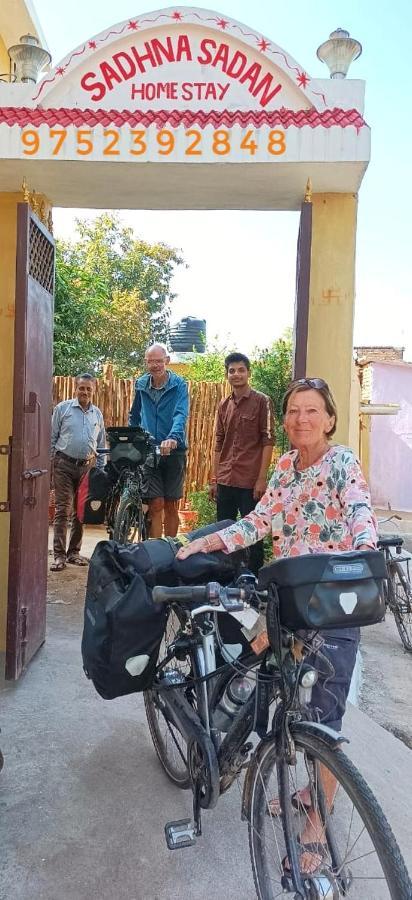 Sadhna Sadan Homestay Panna Madla Kültér fotó