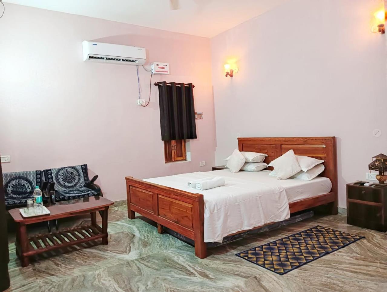 Sadhna Sadan Homestay Panna Madla Kültér fotó